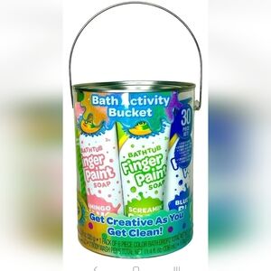 NWT Kids Crayola Bath Activity Bucket  Finger Paint Color Soap Pens 30 Piece